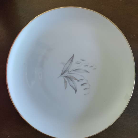 4 pc Kaysons Fine China Golden Rhapsody dinner set - Picture 6 of 11